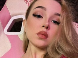 AliceDavidson on BongaCams