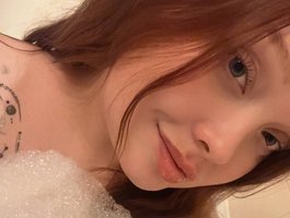 AlinaAdams on BongaCams