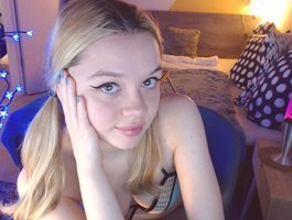 Camille18 on BongaCams