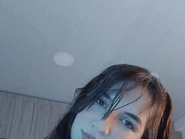 Cerecitaqueenn on BongaCams