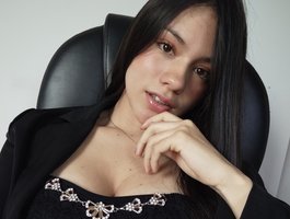 Charlotte-1 on BongaCams