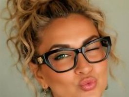 chaudeevely on BongaCams