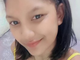 elly-willis on BongaCams