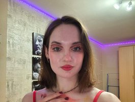 Elyaaa on BongaCams