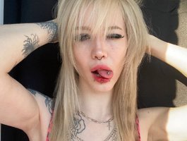 Elyyyra on BongaCams