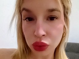 Evaluna23a on BongaCams