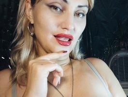 Freya-Milf on BongaCams