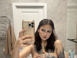 littlewetgirl on BongaCams