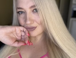 Sonya699 on BongaCams