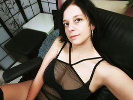 SweetLongLips on BongaCams