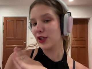 alenaroadarmel on CamSoda