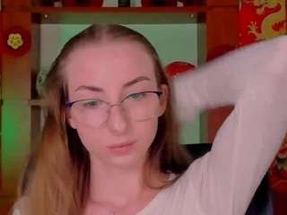 alicia-velvet on CamSoda