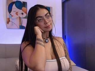 alinna-1 on CamSoda