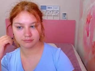 angelinalow on CamSoda