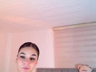 astrid-girl on CamSoda