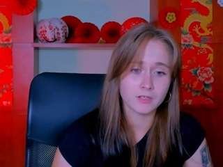 chloe-cutie on CamSoda