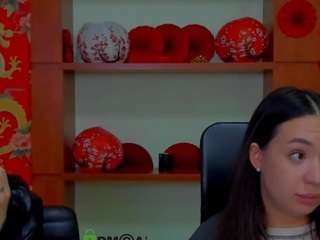 dominika-glow on CamSoda