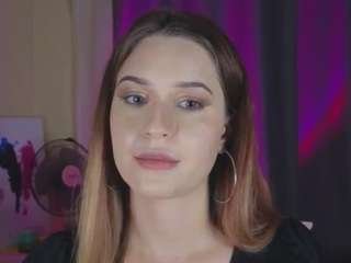 emma-devill on CamSoda