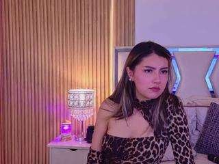 genesisfara on CamSoda