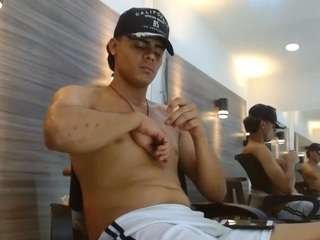 lelehott01 on CamSoda
