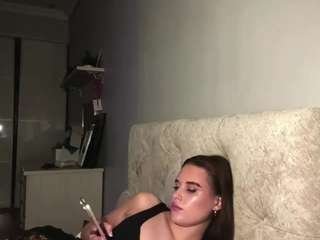mamiebreedan on CamSoda
