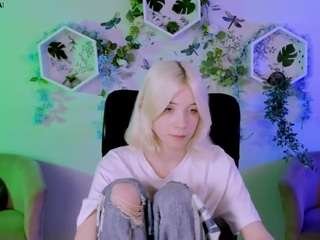sabrina-mooore on CamSoda