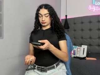 scarletcherry18 on CamSoda