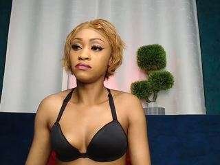 sexy-alma on CamSoda