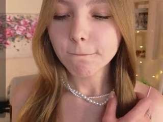 sue-sanders on CamSoda