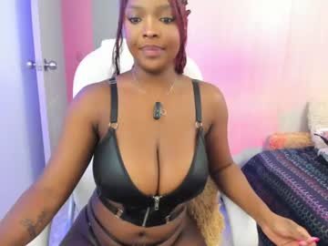 fiorellasantamaria on Chaturbate
