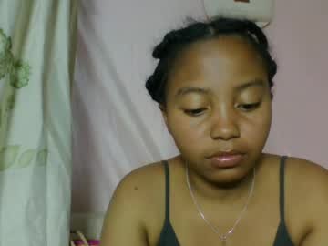 khaissa on Chaturbate