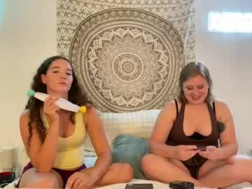 kylieexoxoxo2432 on Chaturbate