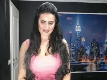 laras_moans on Chaturbate