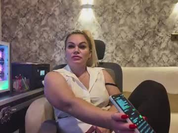 lunarose7777 on Chaturbate