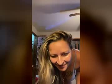 lunasunriz89 on Chaturbate