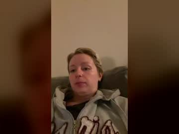 mvngomilk on Chaturbate