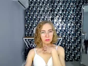 queen_a_n_i on Chaturbate