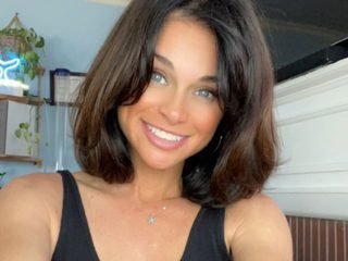 giana on Flirt4Free