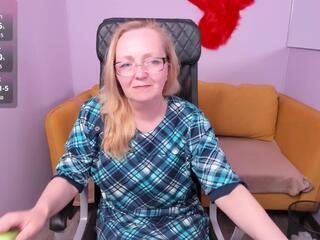 karen-villis on Flirt4Free