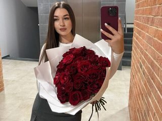 lia-gotti on Flirt4Free