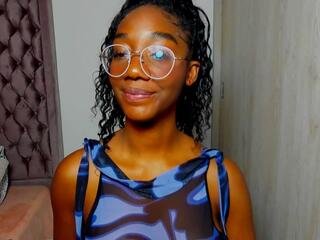 zoey-smily on Flirt4Free