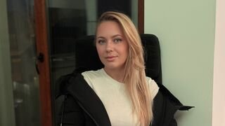 anyalior on LiveJasmin