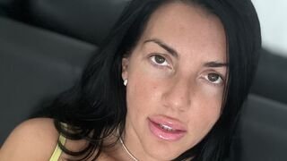 erikaerika on LiveJasmin