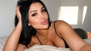 kendalvoos on LiveJasmin